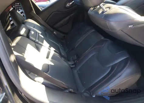 2015 Jeep Cherokee Trailhawk from USA, damaged, VIN 1C4PJMBS9FW780037